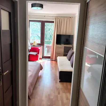 400 M Od Mola Dzielnica Uzdrowiskowa ホームステイ